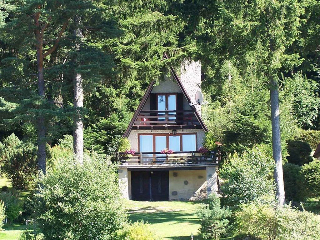 Ferienhaus nur 15 m vom Lipno Stausee
