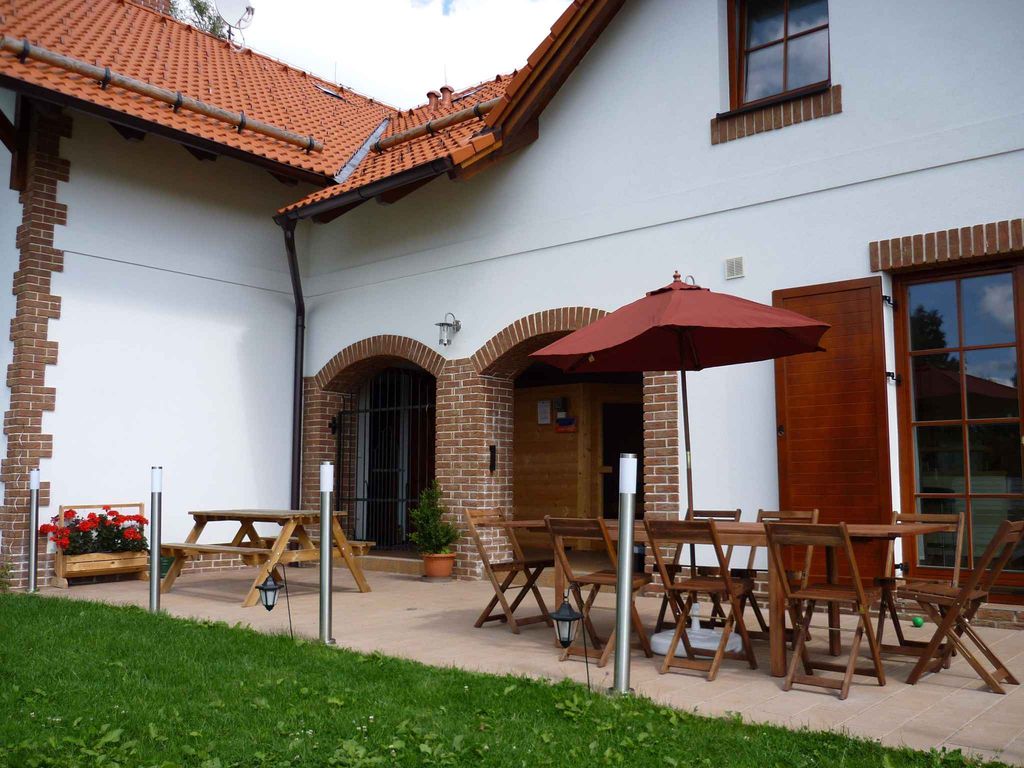 Ferienwohnung mit Kamin, Sauna und Garten am Lipno-Stausee