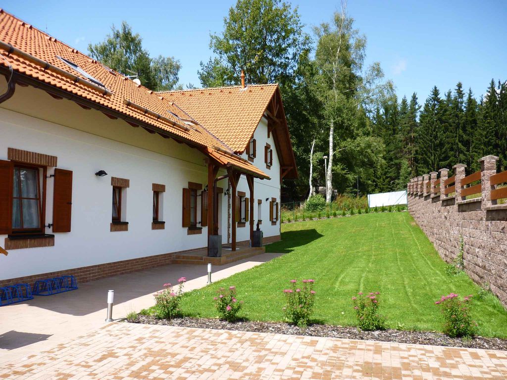 Ferienwohnung mit Kamin, Sauna und Garten am Lipno-Stausee