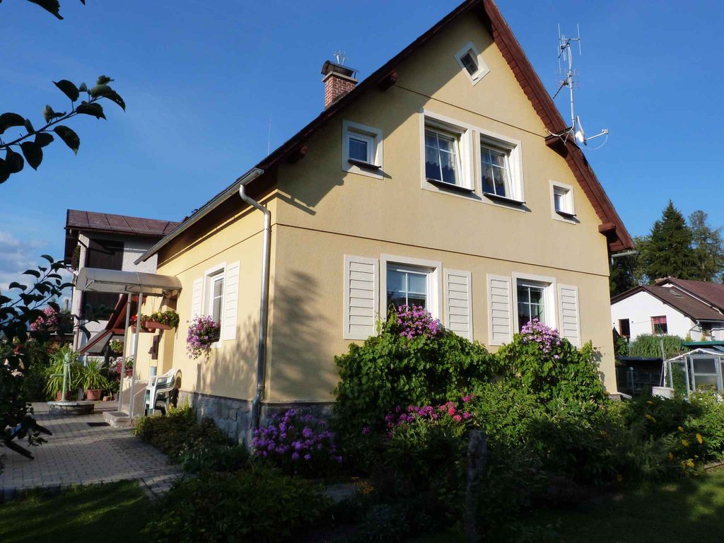 Ferienhaus mit Eckbadewanne im Riesengebirge