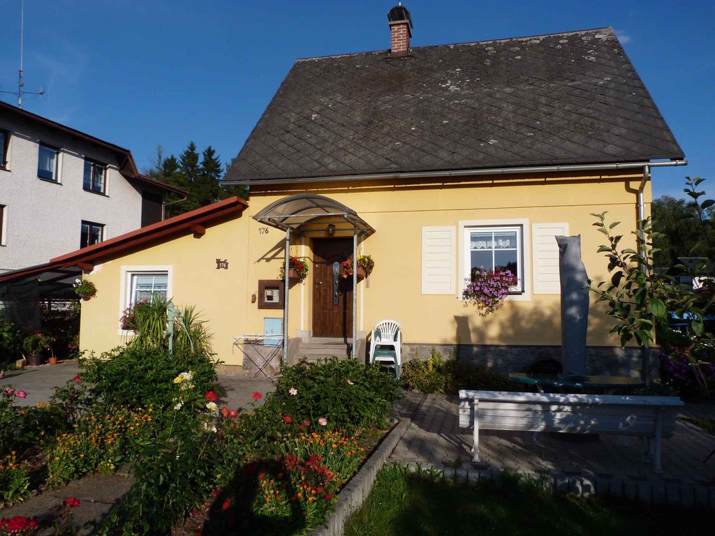 Ferienhaus mit Eckbadewanne im Riesengebirge