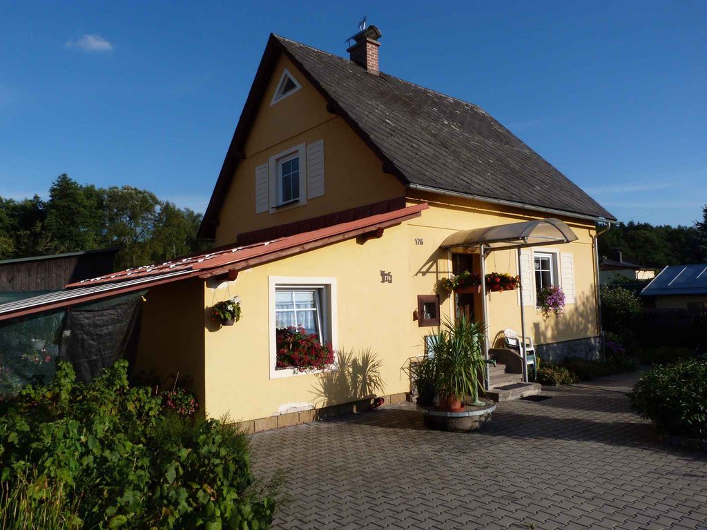 Ferienhaus mit Eckbadewanne im Riesengebirge
