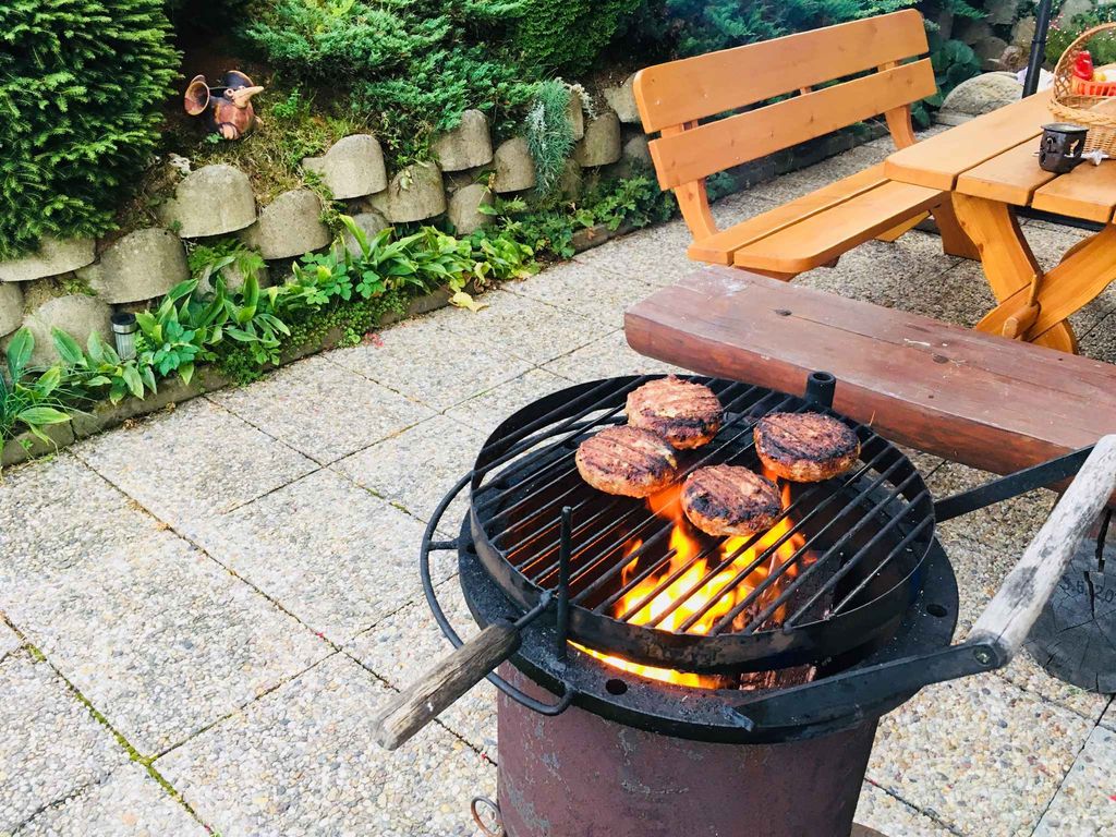 Ferienwohnung mit Balkon am Hang