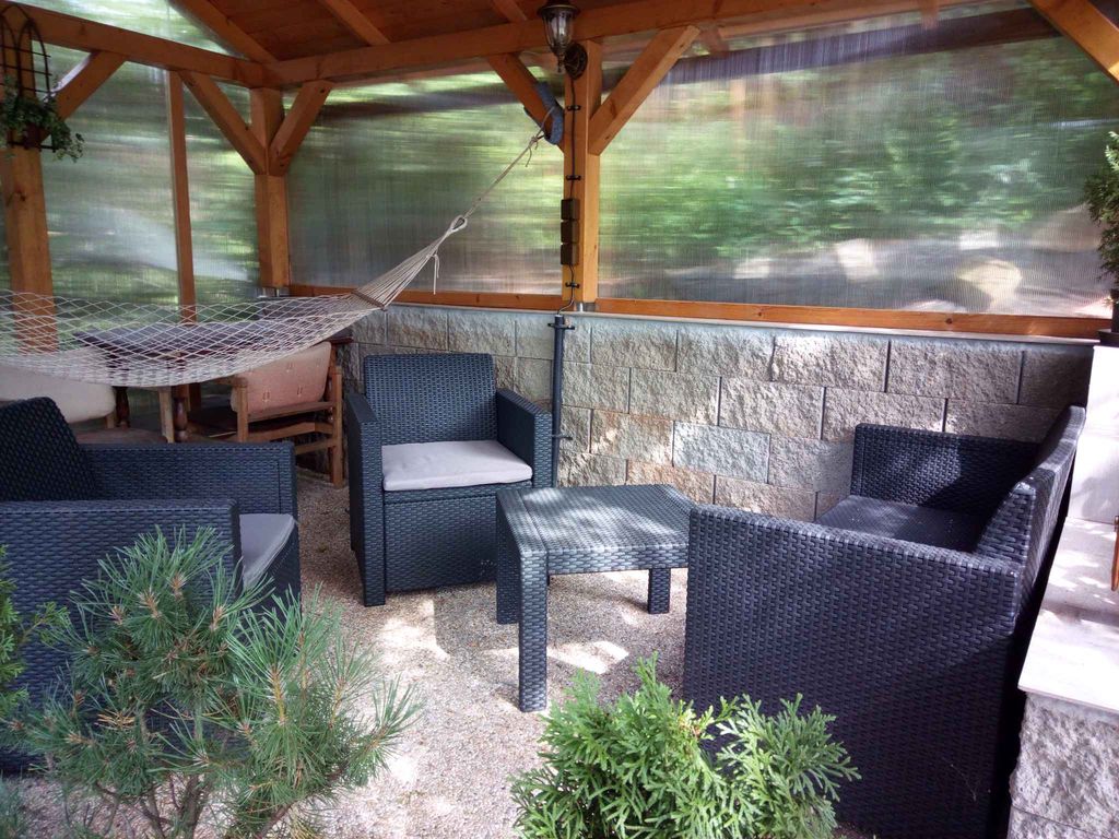 Ferienhaus mit Kamin in Seenähe