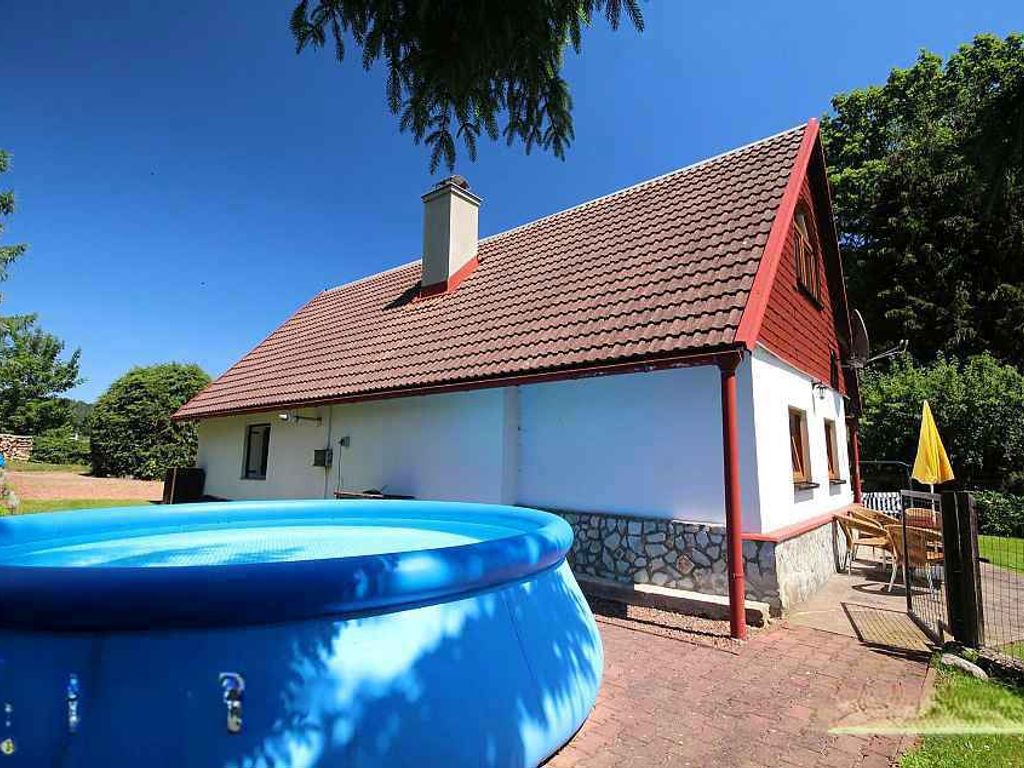 Ferienhaus mit Außenpool