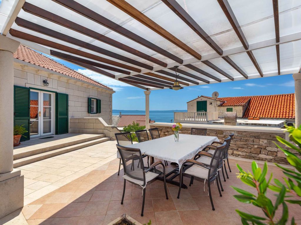 Villa erste Reihe zum Meer mit Pool
