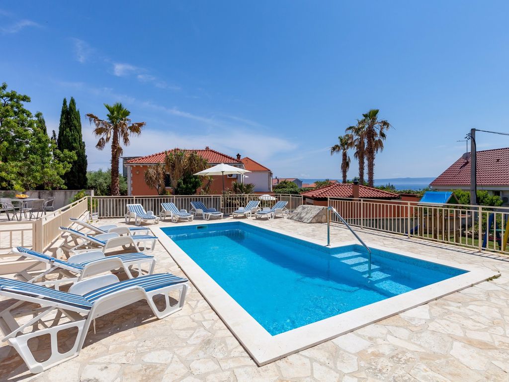 Villa mit Meerblick und Pool