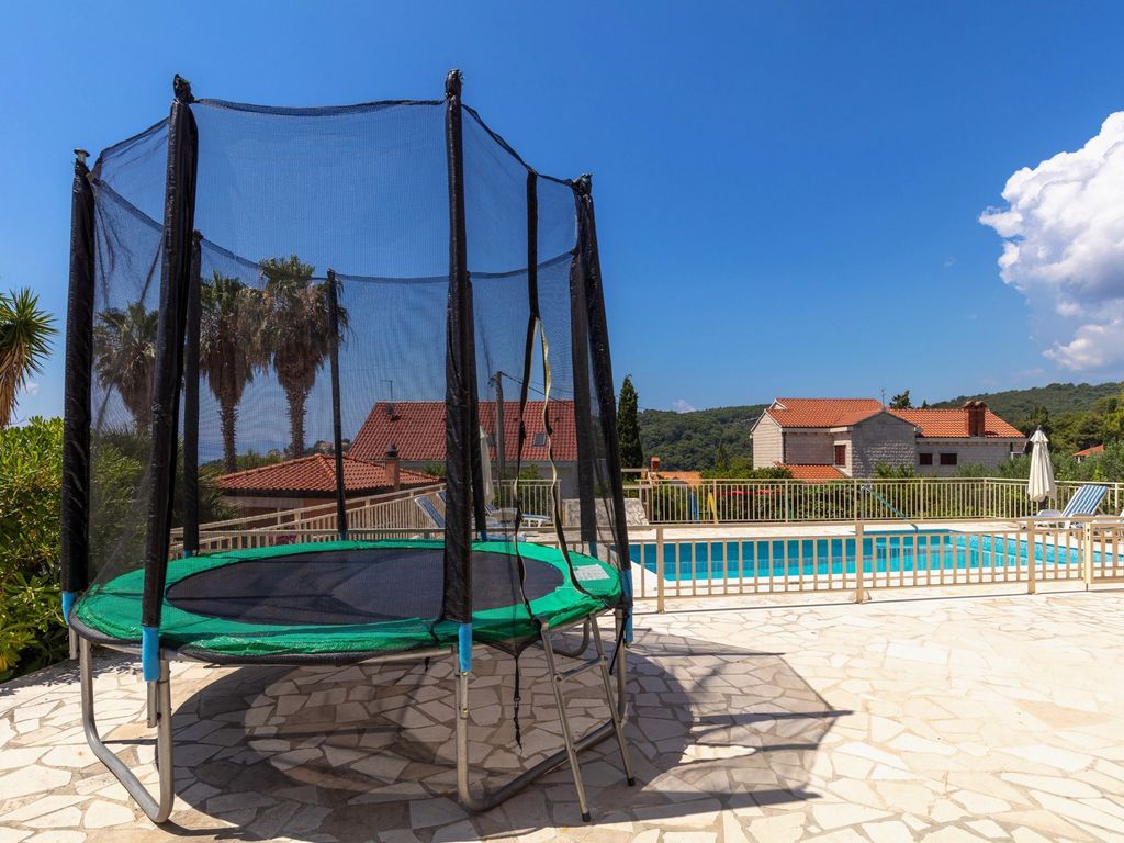 Villa mit Meerblick und Pool