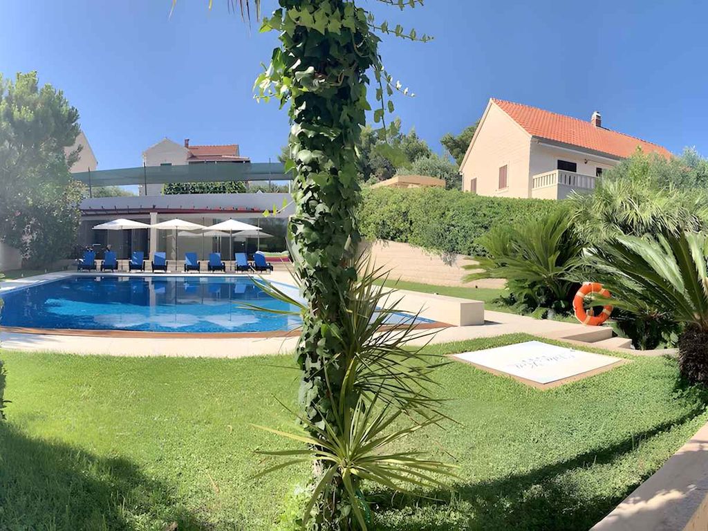 Ferienwohnung mit Meerblick und Klimaanlage und Pool