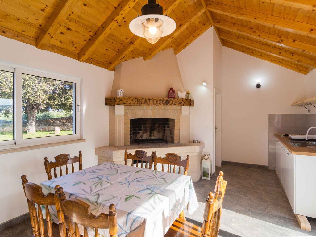 Ferienhaus mit Klimaanlage, Pool und Grill