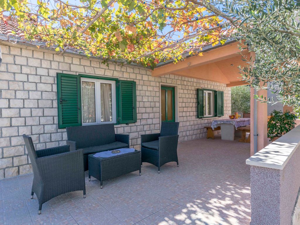 Ferienhaus mit Terrasse und Klimaanlage