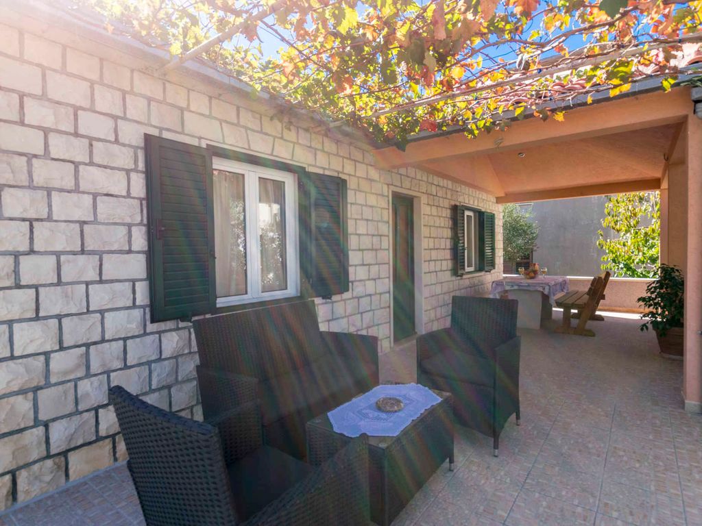 Ferienhaus mit Terrasse und Klimaanlage