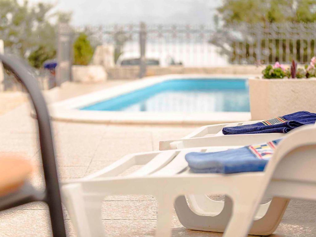 Ferienwohnung mit Pool und Klimaanlage