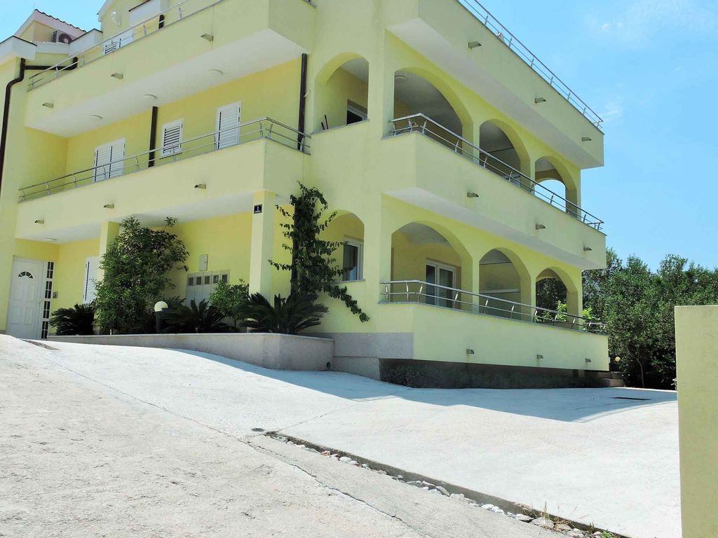 Ferienwohnung 150 m zum Strand