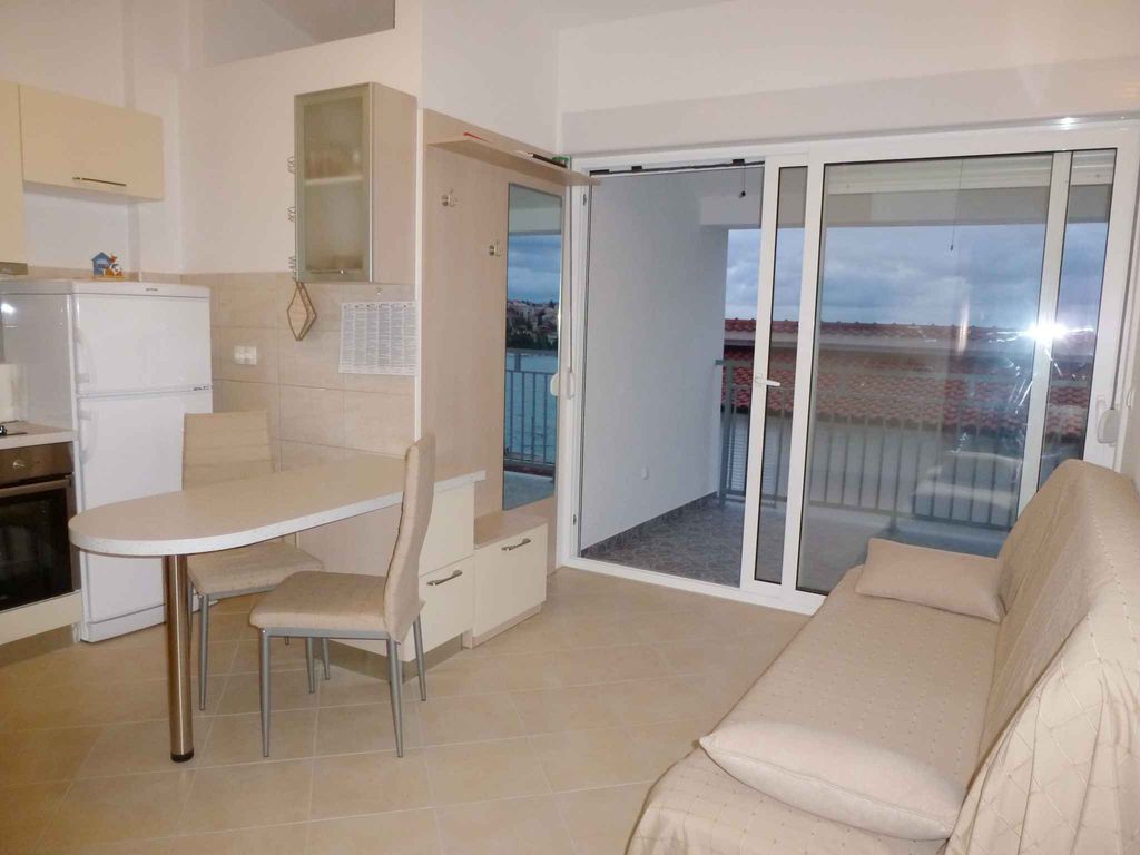 Ferienwohnung 80 m vom Strand mit Meerblick