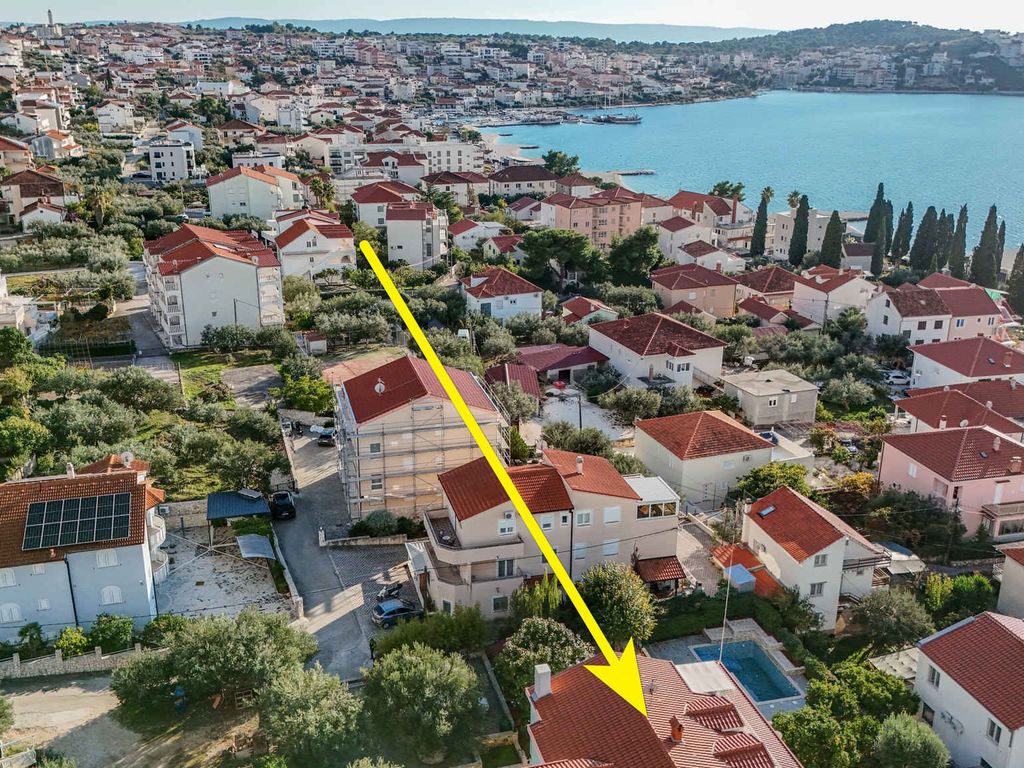 Ferienwohnung mit Balkon und Pool