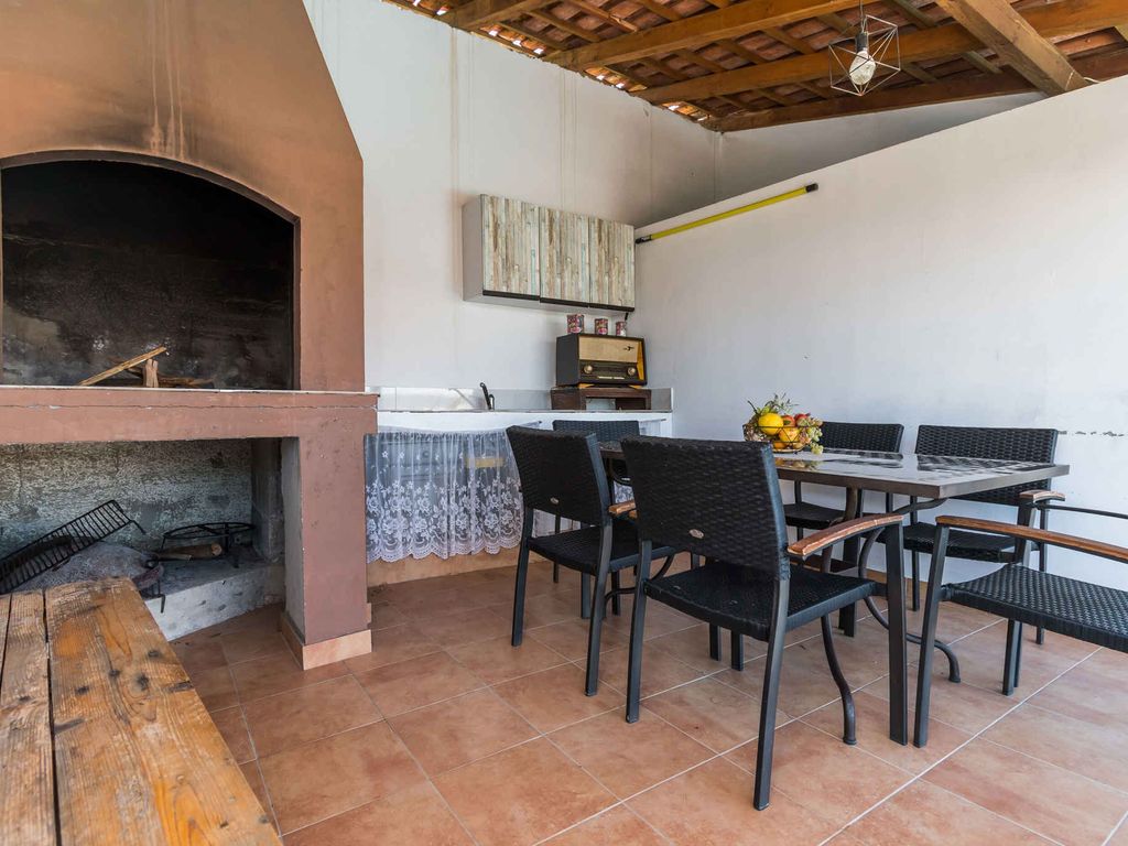 Ferienwohnung mit Balkon und Pool