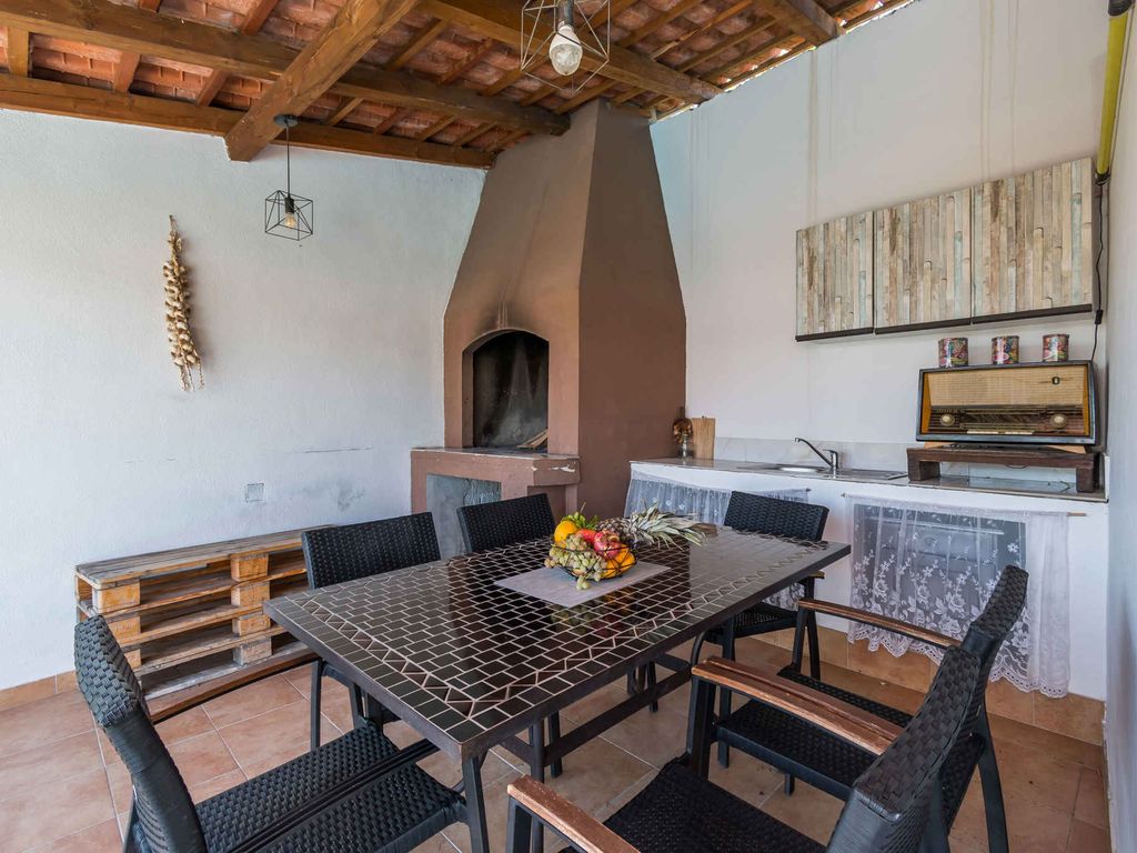 Ferienwohnung mit Balkon und Pool