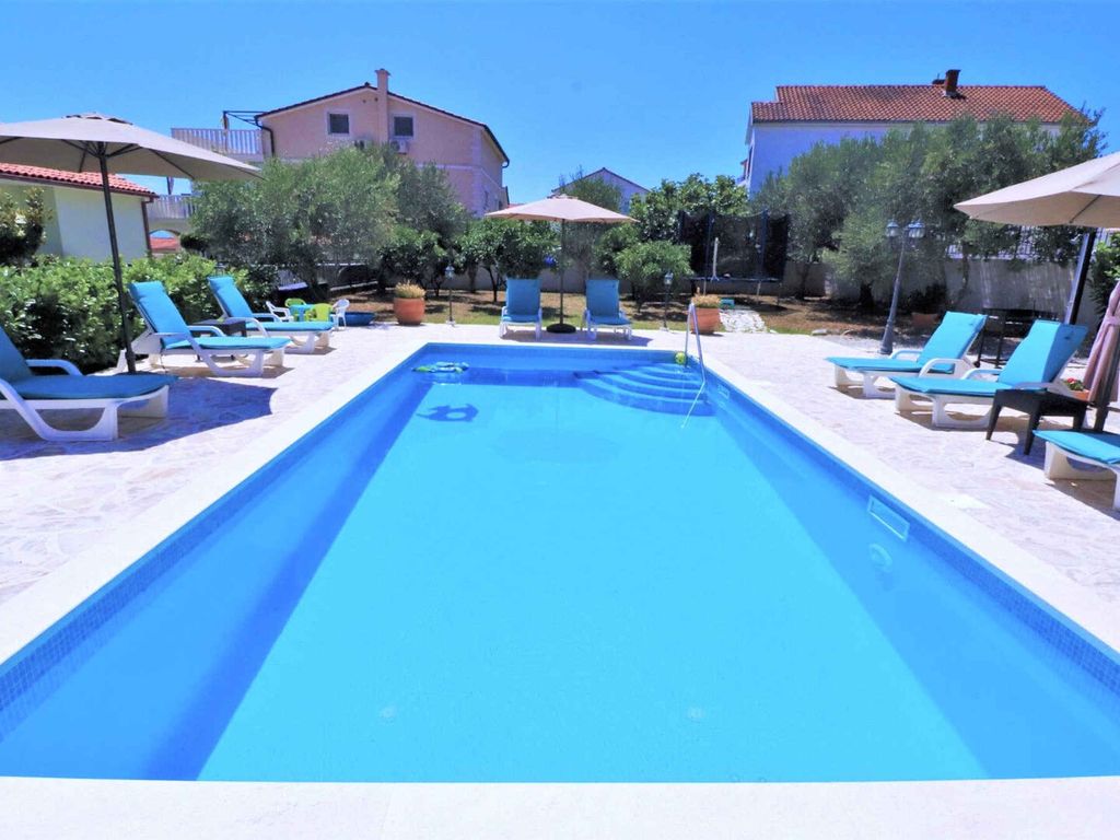 Ferienhaus mit Außenpool und Fitness