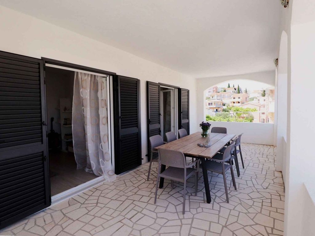 Ferienhaus mit Außenpool und Fitness