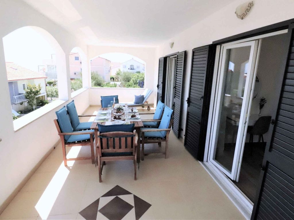 Ferienhaus mit Außenpool und Fitness