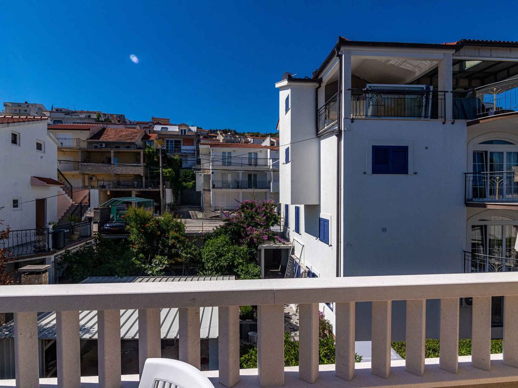 Ferienwohnung mit Klimaanlage und Balkon