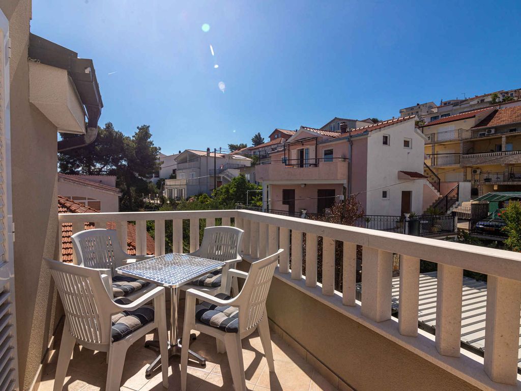 Ferienwohnung mit Klimaanlage und Balkon