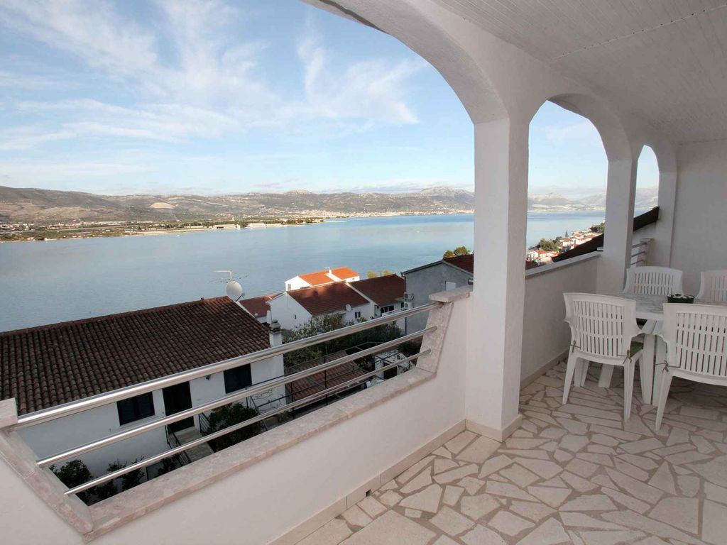 Ferienwohnung mit Balkon und Meerblick