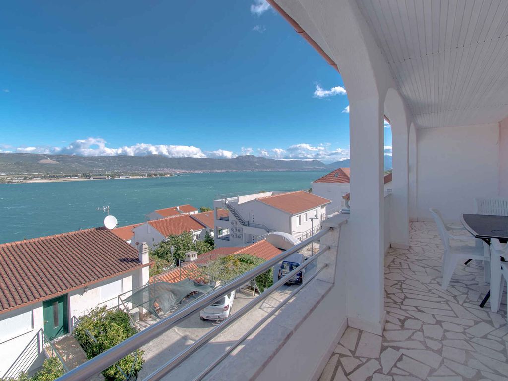Ferienwohnung mit Balkon und Meerblick