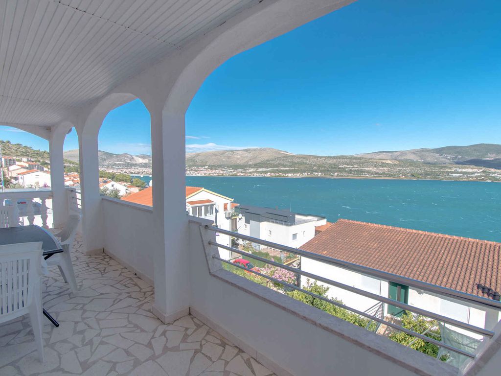 Ferienwohnung mit Balkon und Meerblick
