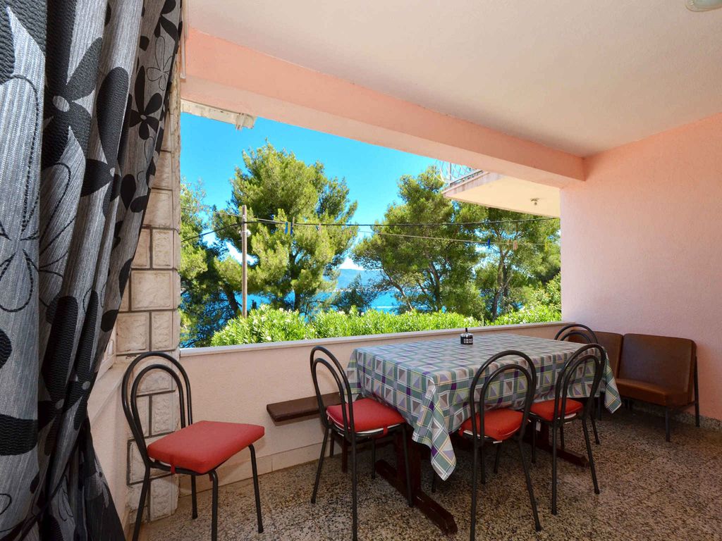 Ferienwohnung mit Klimaanlage, Balkon und Meerblick in Arbanija