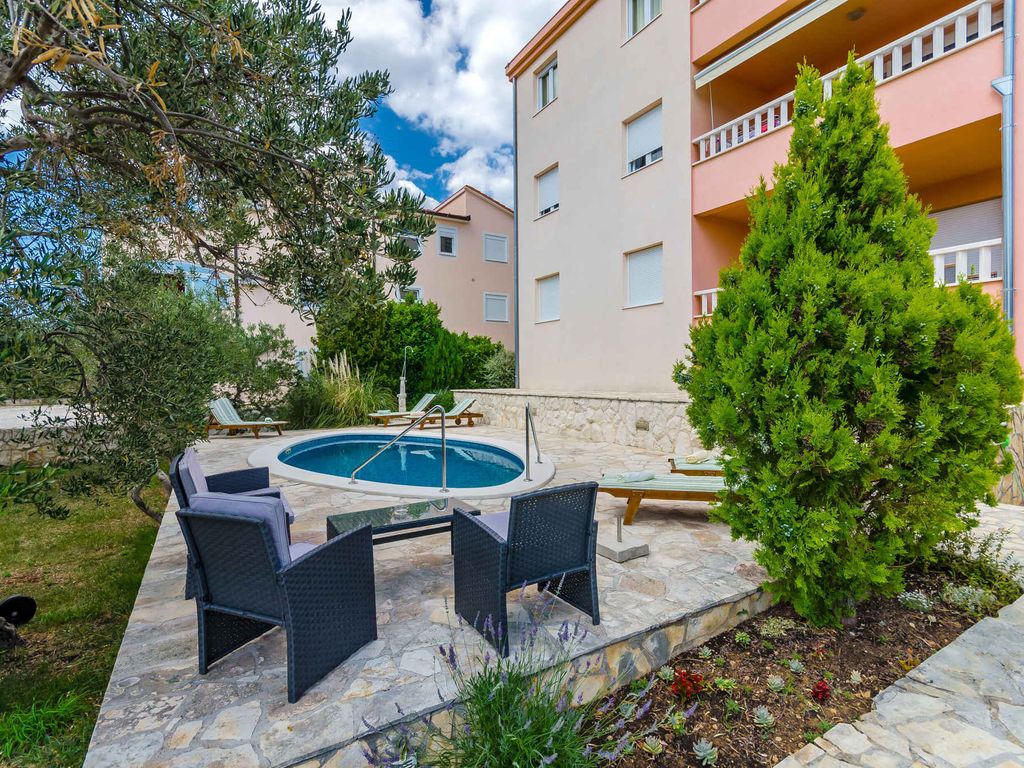 Ferienwohnung mit Klimaanlage und Pool