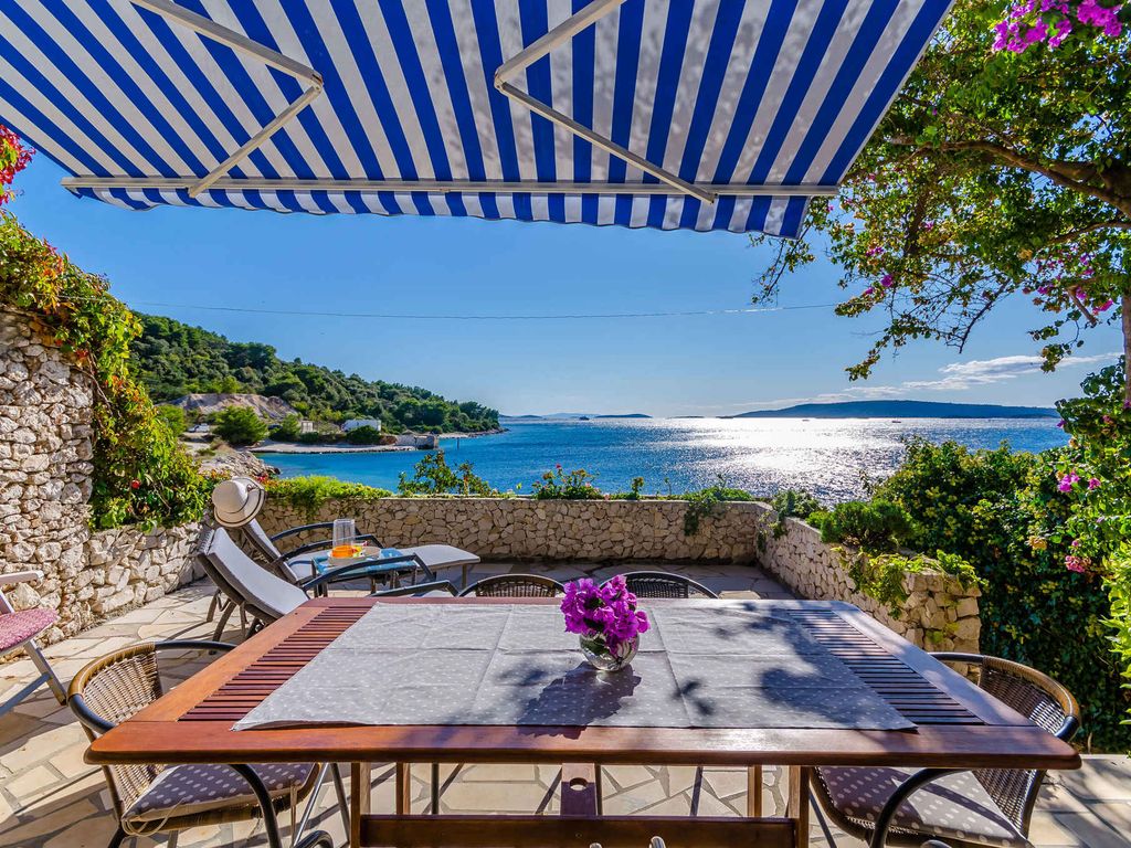 Ferienhaus mit Klimaanlage und Blick auf das Meer