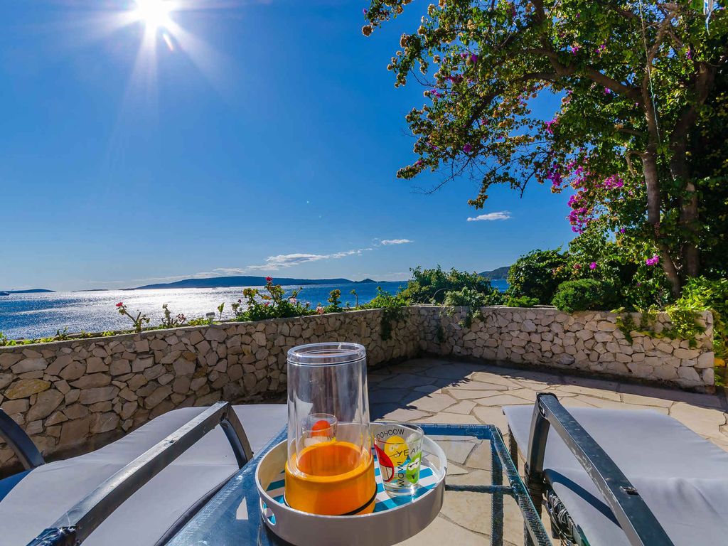 Ferienhaus mit Klimaanlage und Blick auf das Meer
