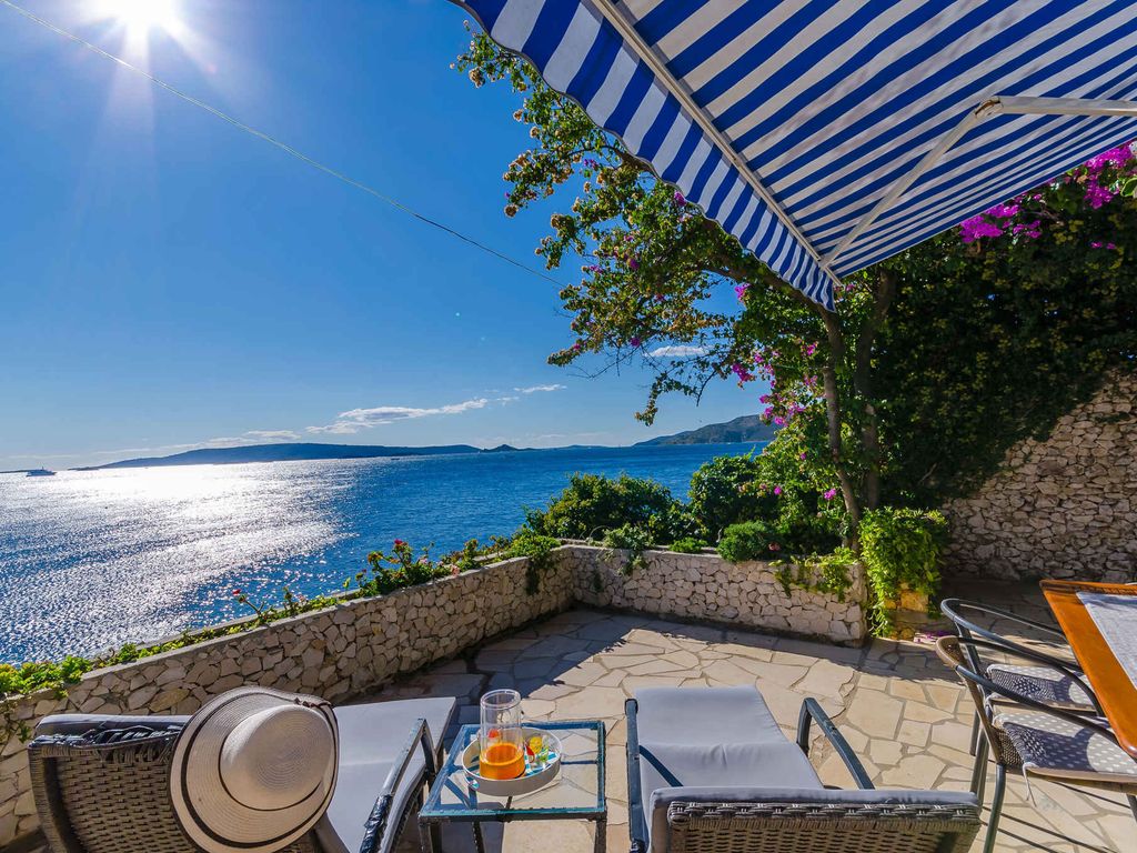 Ferienhaus mit Klimaanlage und Blick auf das Meer