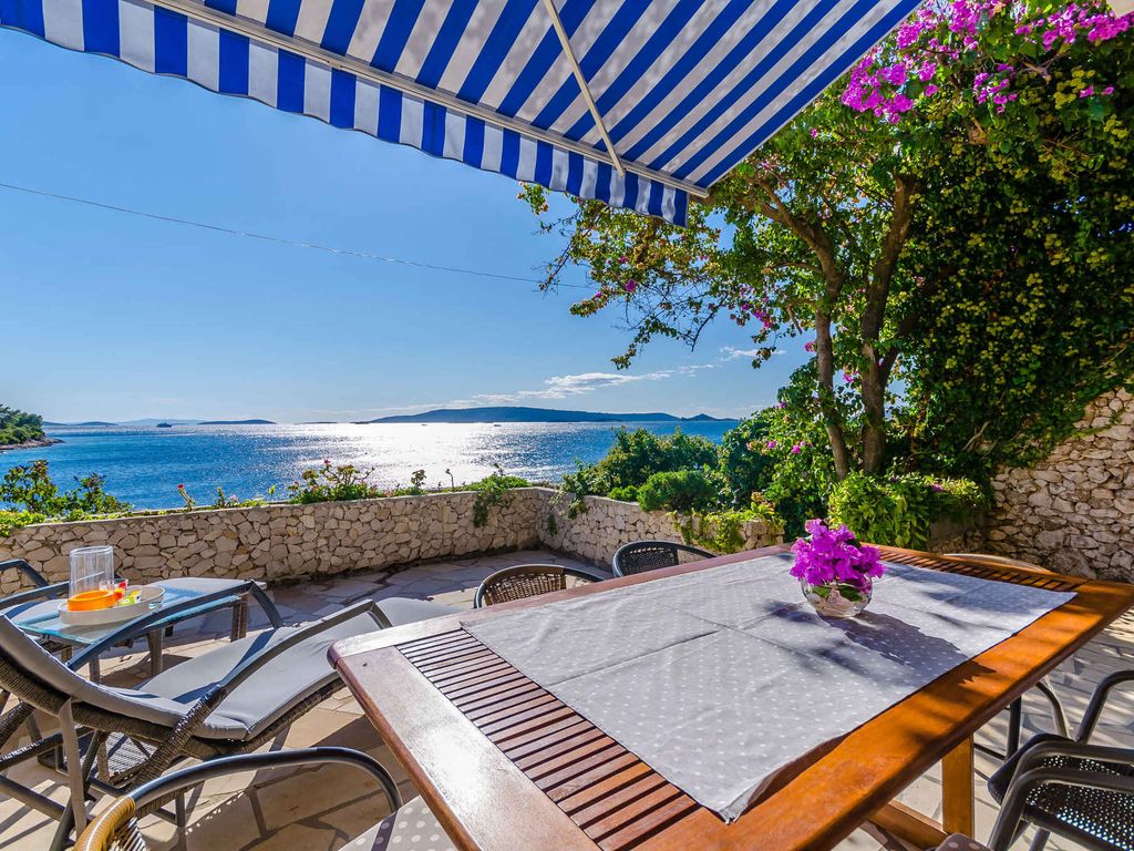Ferienhaus mit Klimaanlage und Blick auf das Meer