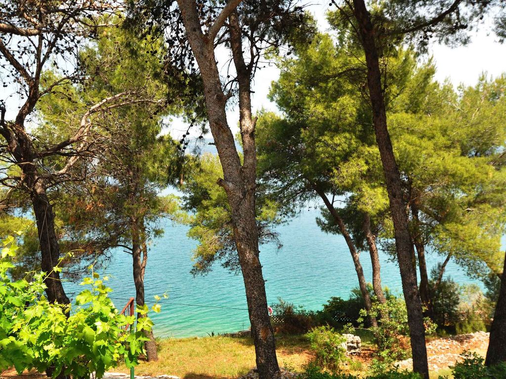 Atemberaubende Wohnung mit Balkon, 20 m vom Strand entfernt auf der Insel Ciovo