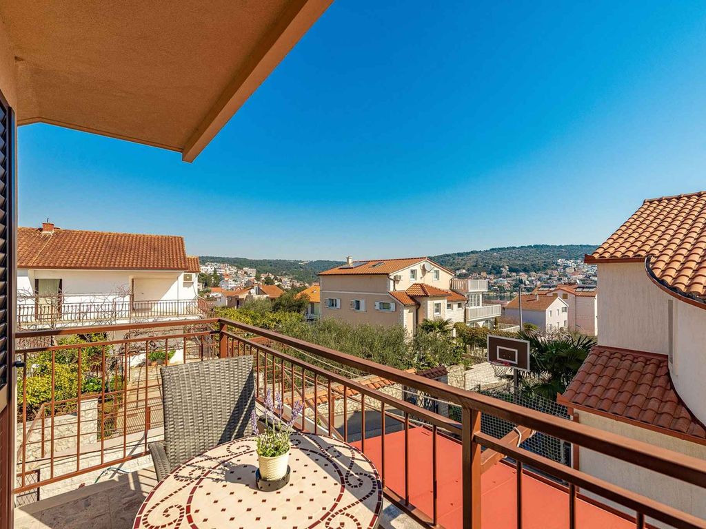 Ferienwohnung mit Klima und Balkon