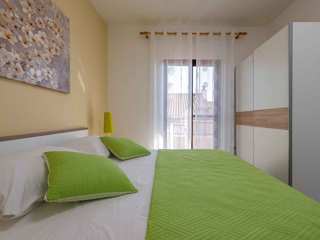 Ferienwohnung mit Klimaanlage und Balkon