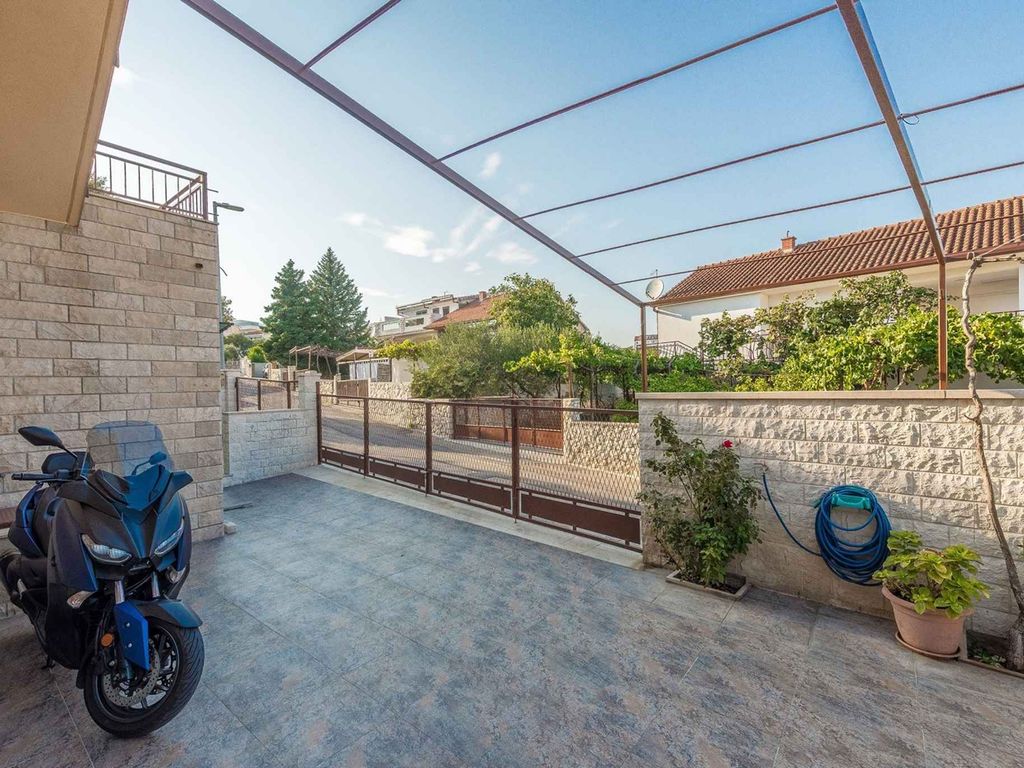 Ferienwohnung mit Klimaanlage und Balkon