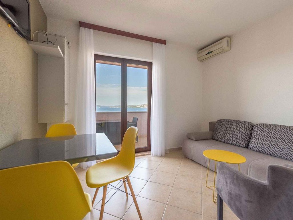 Apartment mit einen Schlafzimmer und Meerblick in Strandnähe