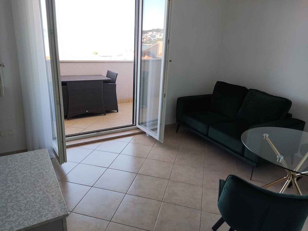 Apartment mit einen Schlafzimmer und Meerblick in Strandnähe