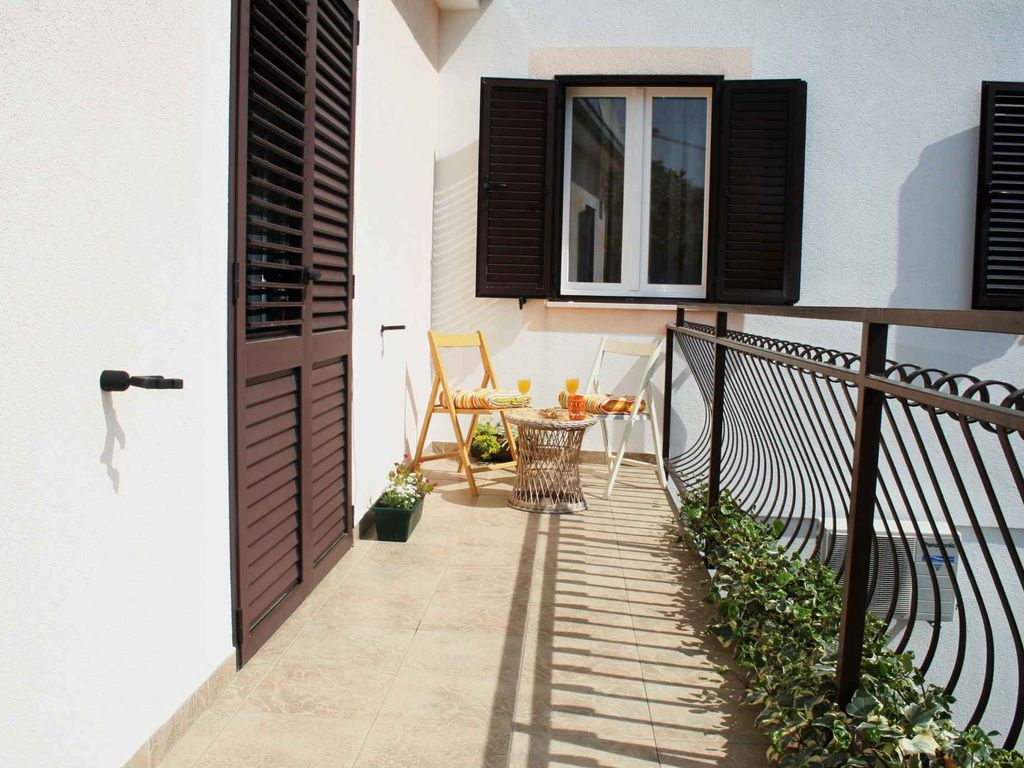 Ferienwohnung mit Klimaanlage und Meerblick