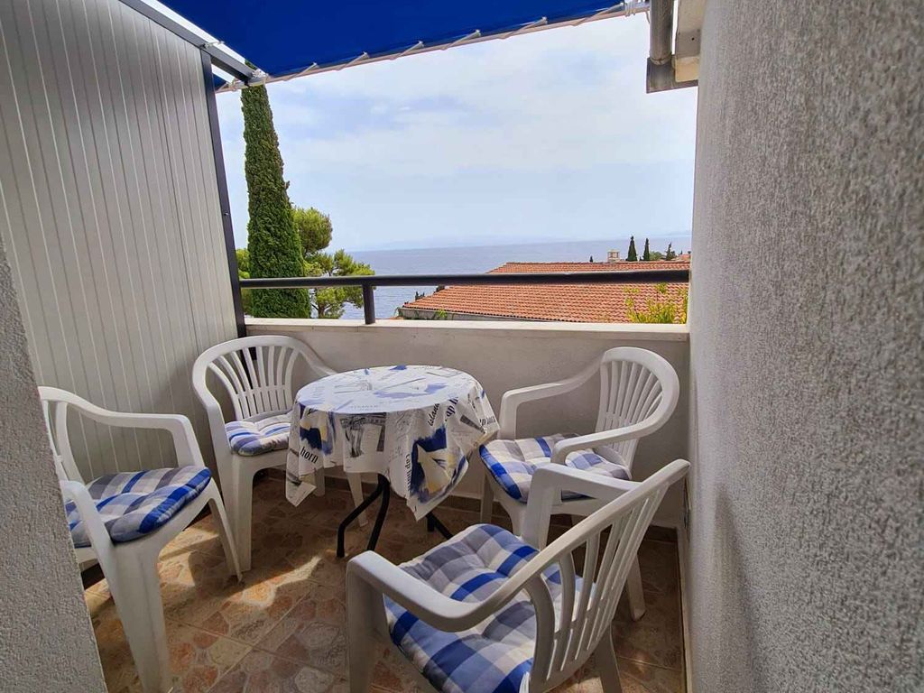 Ferienwohnung mit Klimaanlage und Meerblick in Okrug Gornji