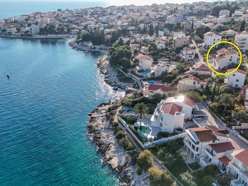 Ferienwohnung mit Klimaanlage und Meerblick in Okrug Gornji