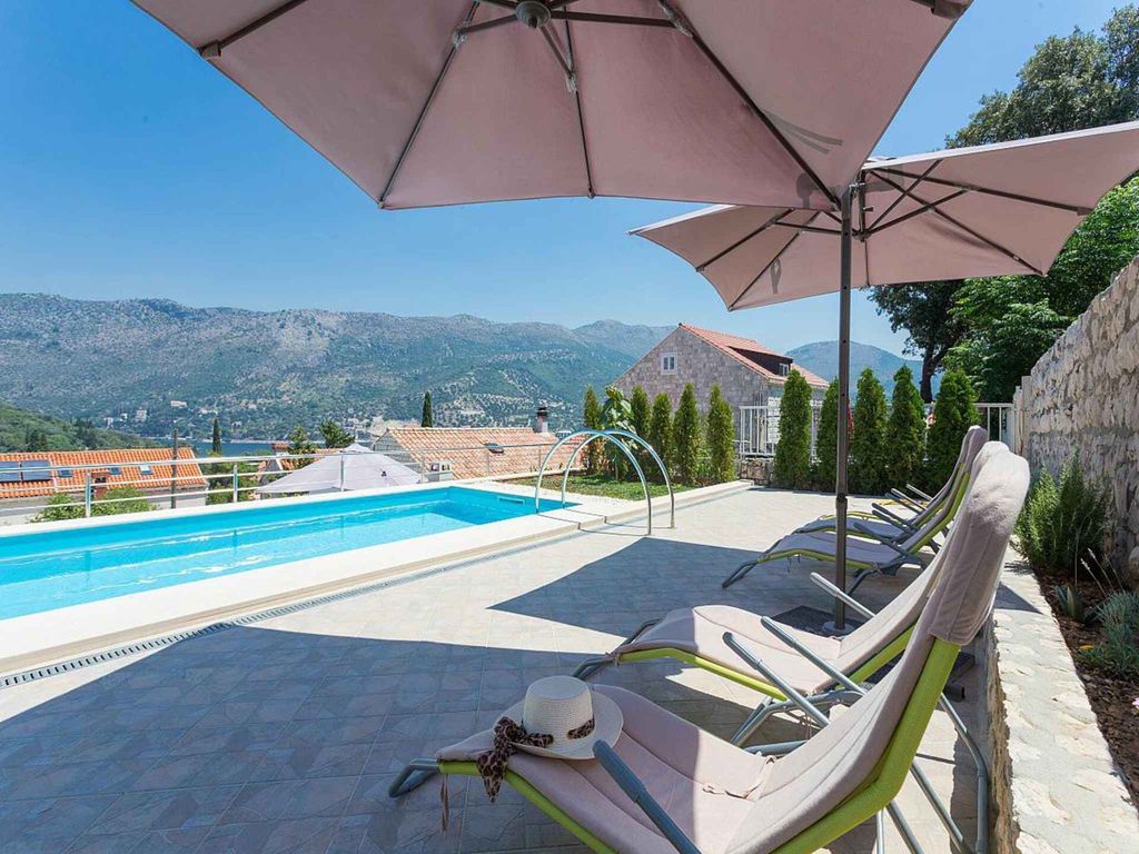 Ferienwohnung mit Swimmingpool und Panoramablick