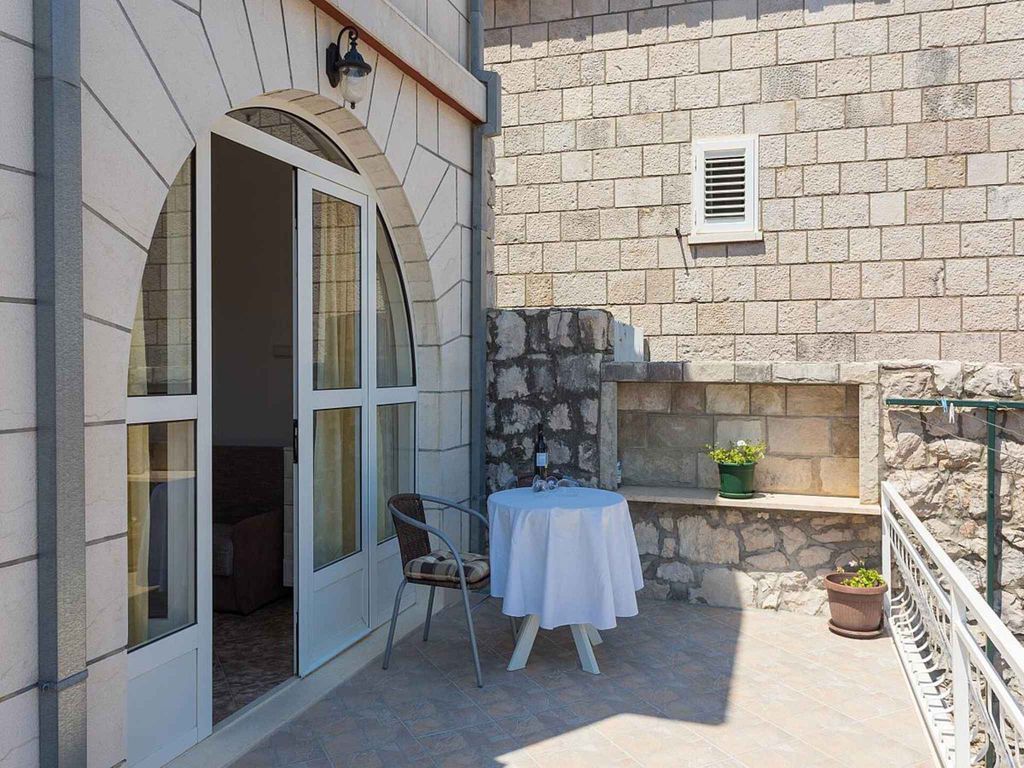 Ferienwohnung mit Swimmingpool und Panoramablick