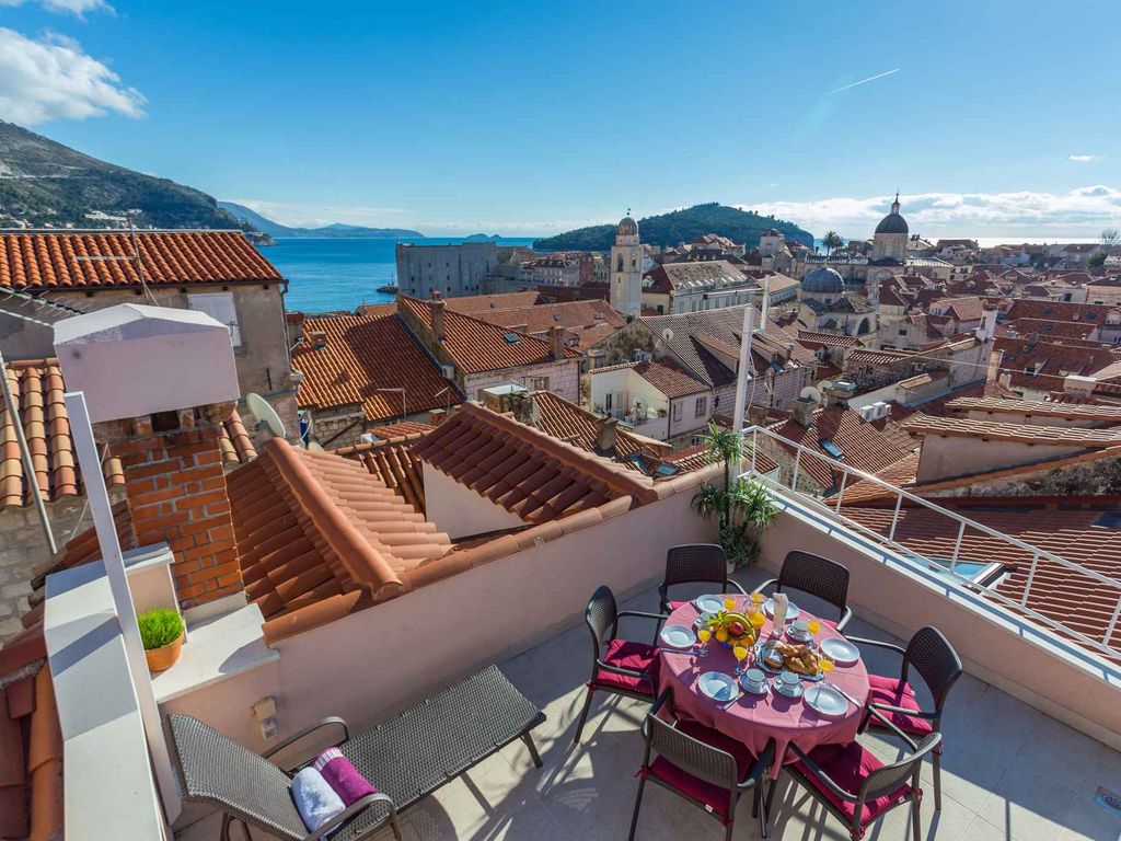 Ferienhaus mit Terrasse und Meersicht