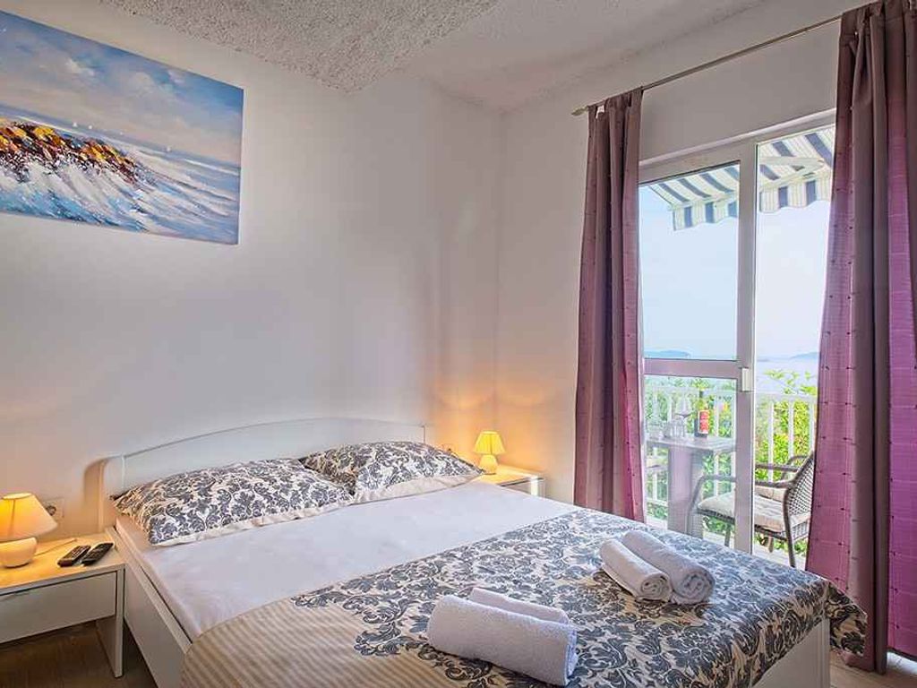 Ferienwohnung Mit Meerblick und Terasse