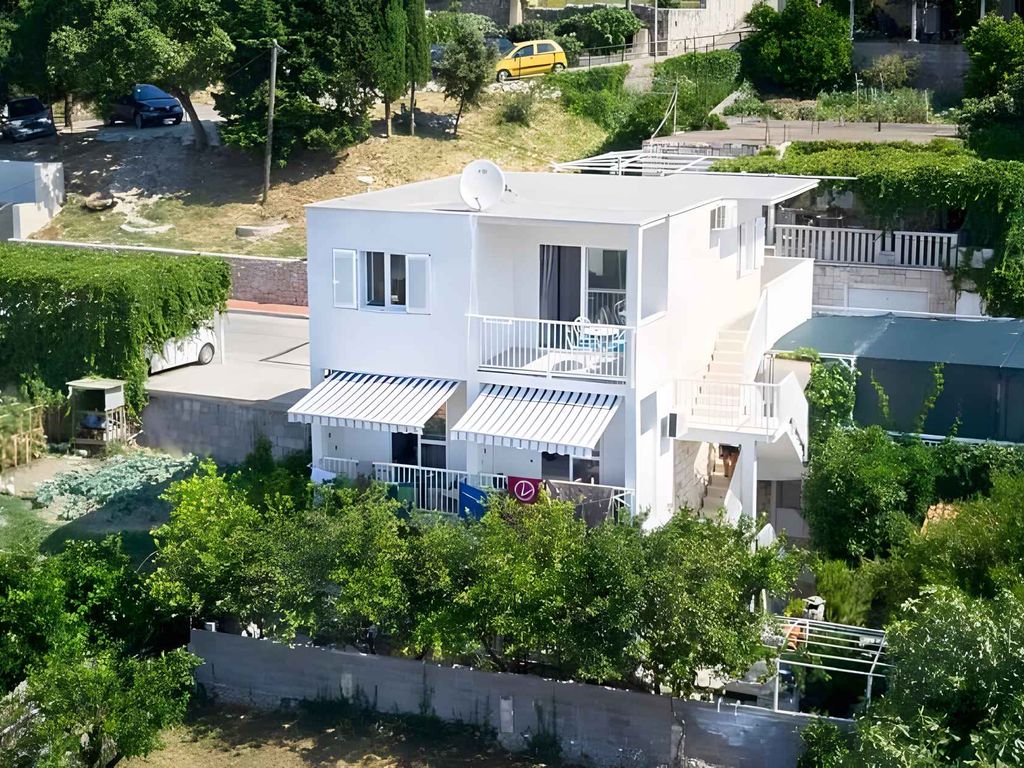 Ferienwohnung mit Terrasse und Meerblick